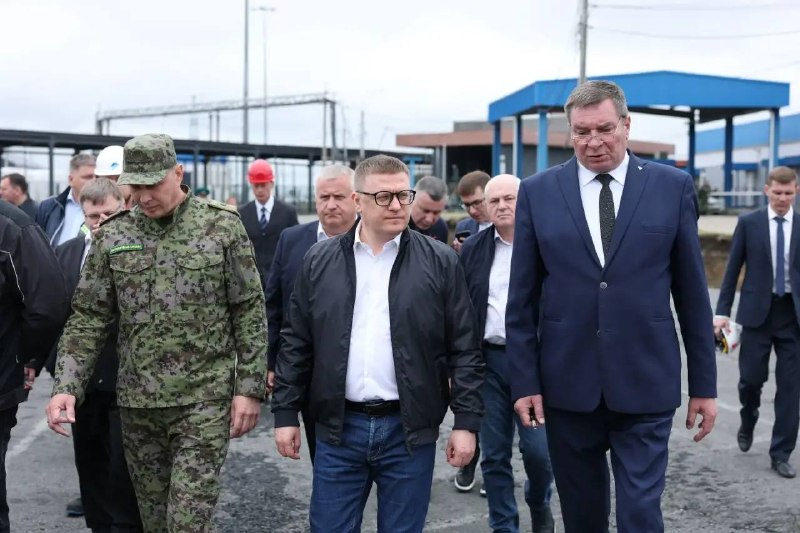 Губернатор Челябинской области Алексей Текслер работает в Троицком городском окр…
